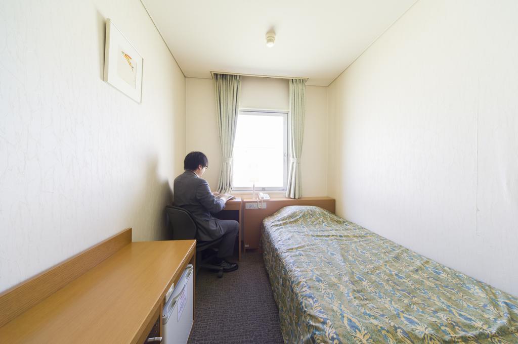 Hotel Hiroshima Sunplaza Kamer foto