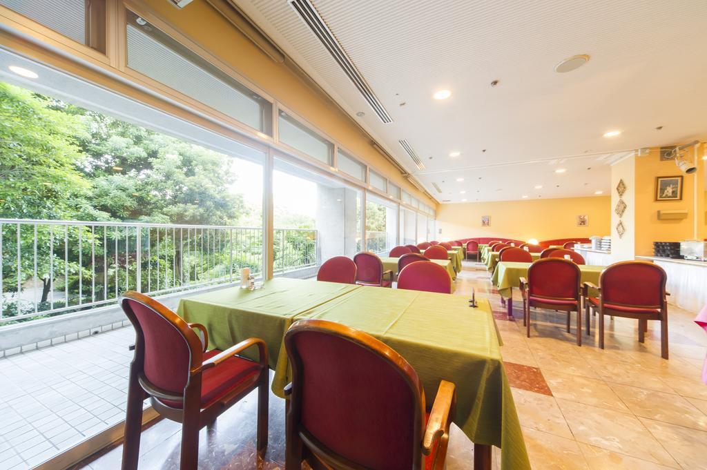 Hotel Hiroshima Sunplaza Buitenkant foto