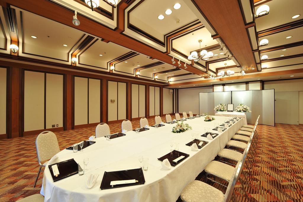 Hotel Hiroshima Sunplaza Buitenkant foto
