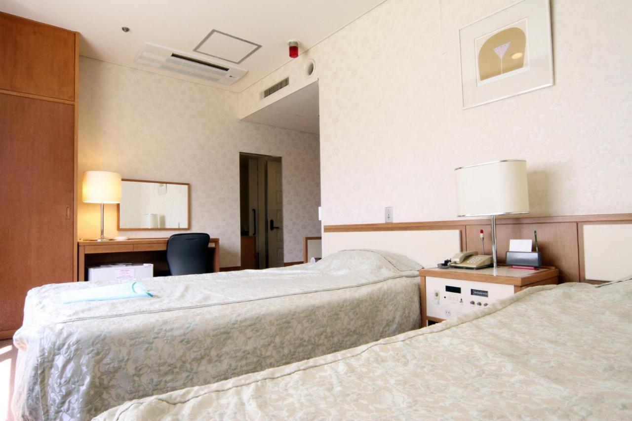 Hotel Hiroshima Sunplaza Buitenkant foto